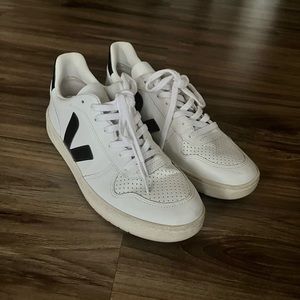 Veja V-10 Sneakers